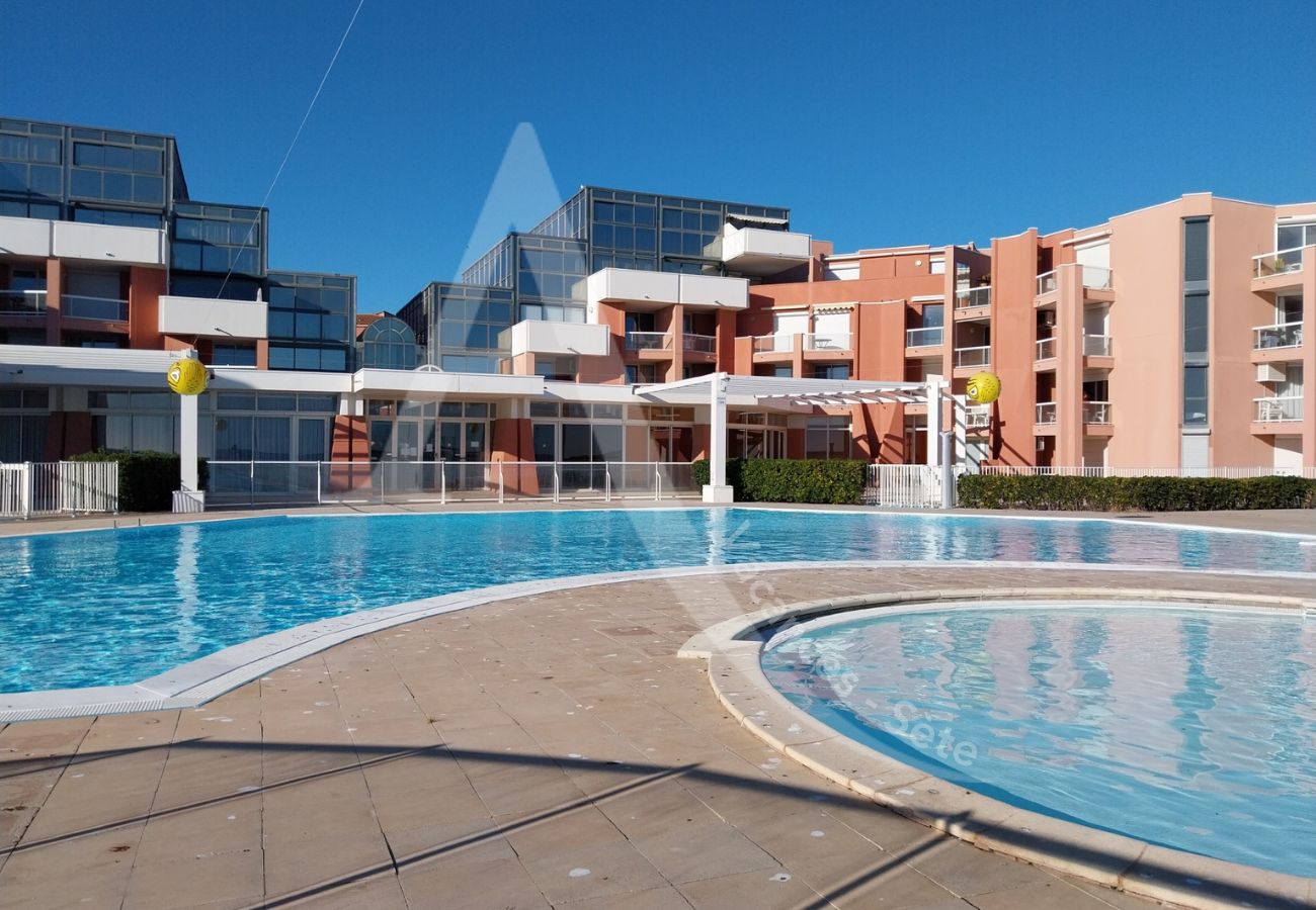 Studio in Sète - 291 / STUDIO AVEC PARKING, PISCINE ET VUE MER