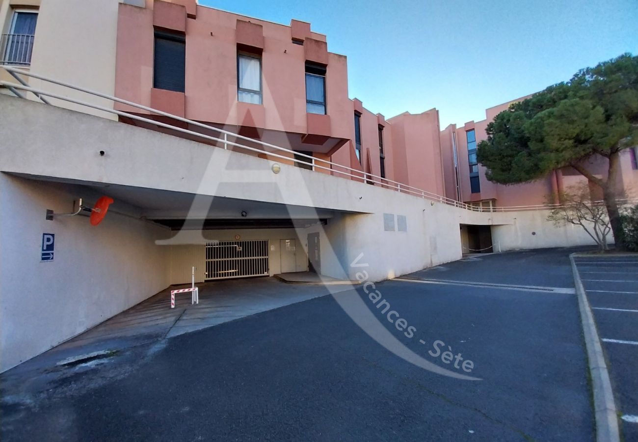 Studio in Sète - 165 / STUDIO VUE MER AVEC PARKING ET PISCINE