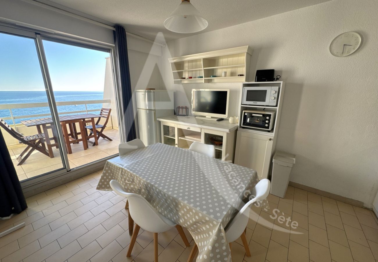 Ferienwohnung in Sète - 076 / GRAND STUDIO AVEC LARGE TERRASSE ET PARKING