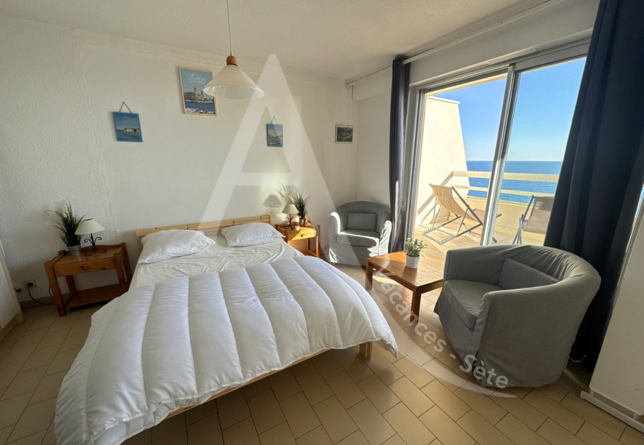 Ferienwohnung in Sète - 076 / GRAND STUDIO AVEC LARGE TERRASSE ET PARKING