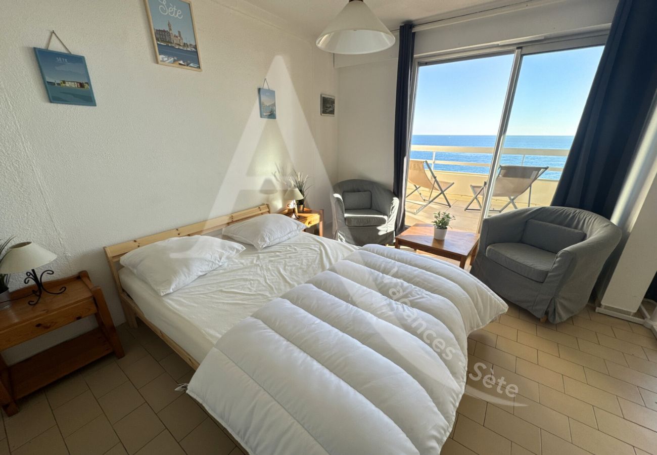 Ferienwohnung in Sète - 076 / GRAND STUDIO AVEC LARGE TERRASSE ET PARKING