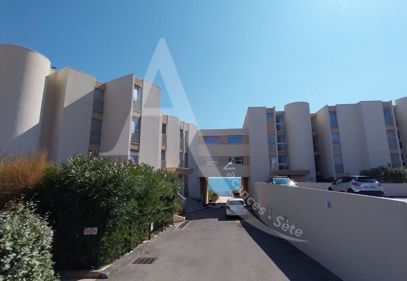 Ferienwohnung in Sète - 076 / GRAND STUDIO AVEC LARGE TERRASSE ET PARKING