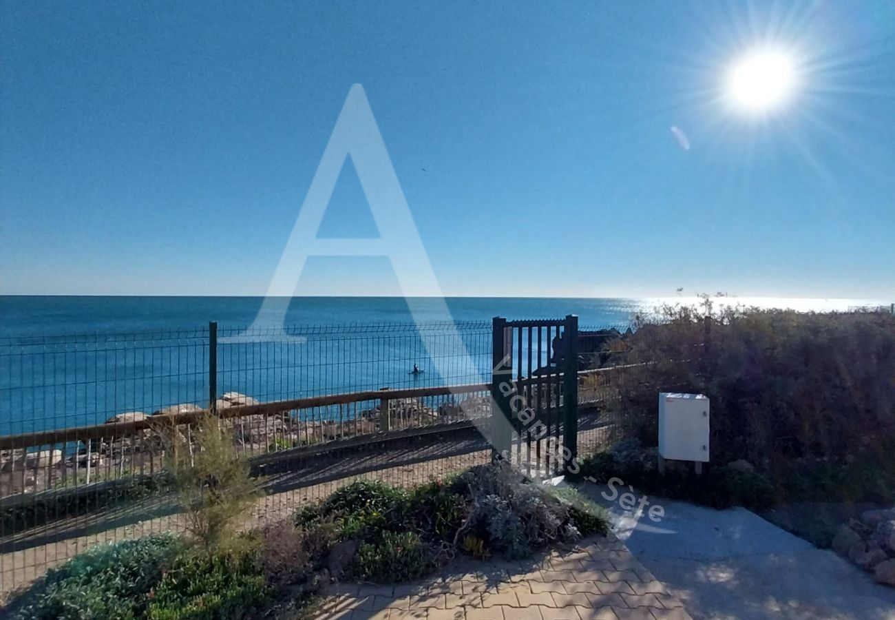 Ferienwohnung in Sète - 076 / GRAND STUDIO AVEC LARGE TERRASSE ET PARKING