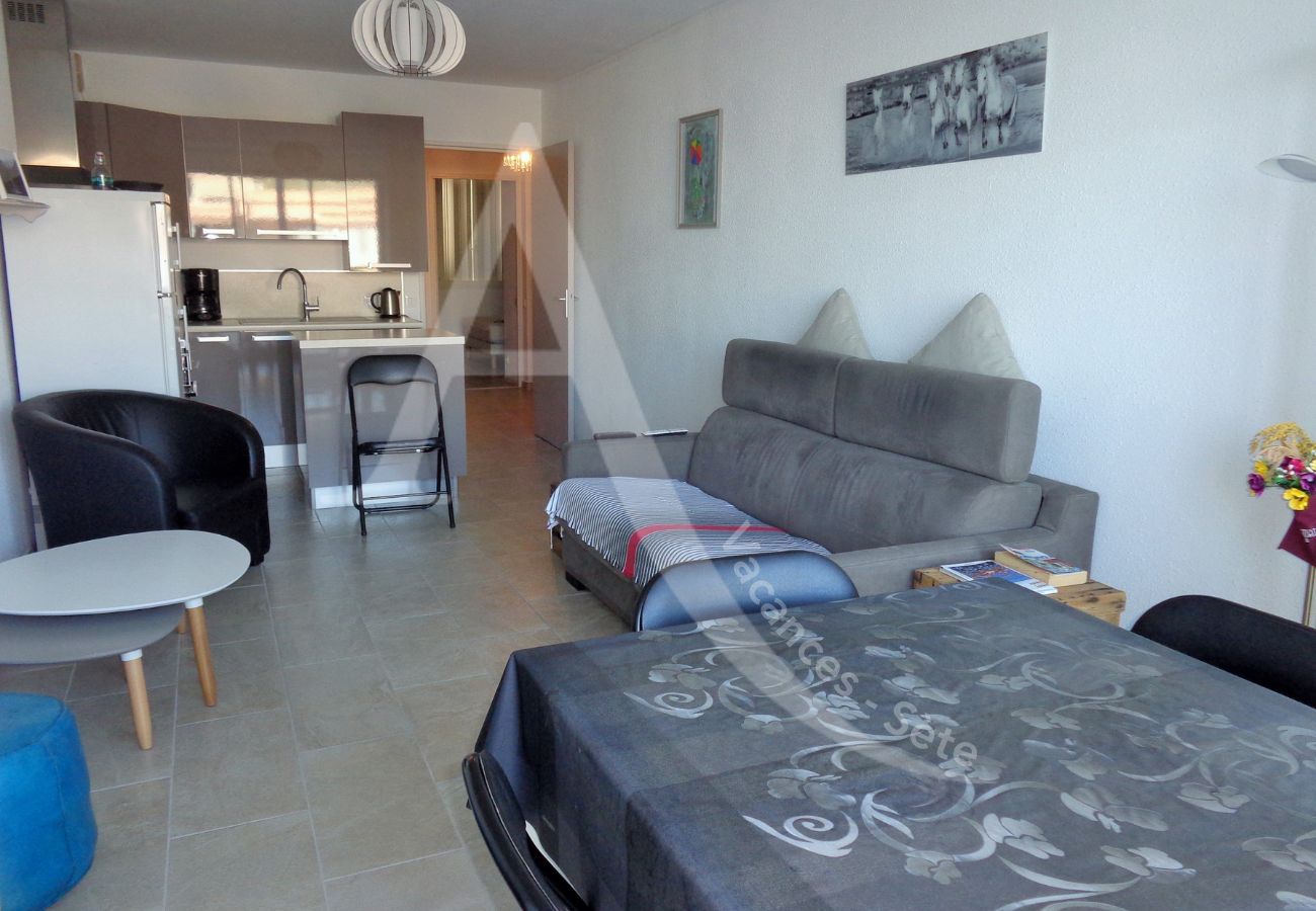 Ferienwohnung in Sète - 008 / T3 AVEC GARAGE ET PISCINE