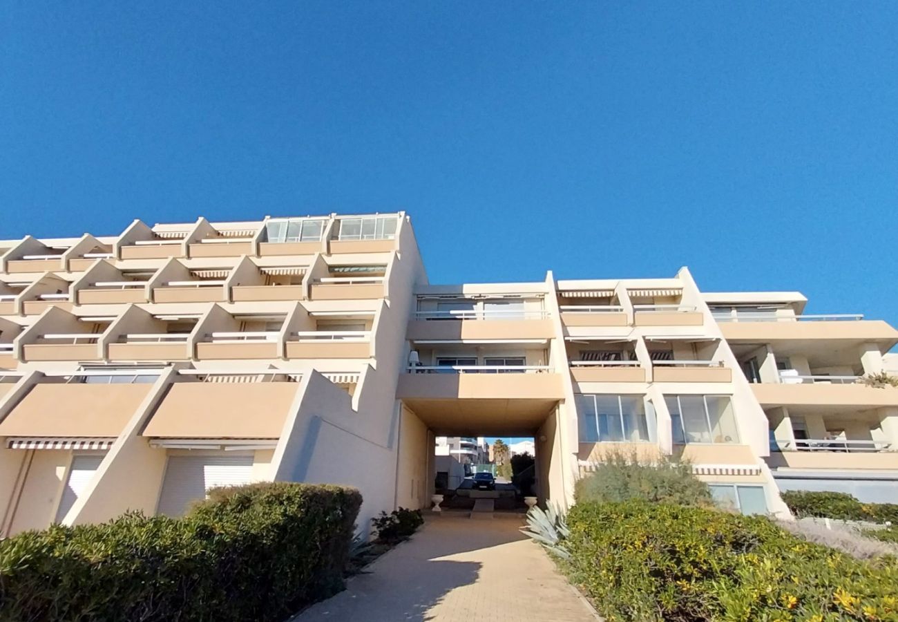 Ferienwohnung in Sète - 213 / T2 AVEC CLIM SÉJOUR, WI-FI ET PARKING