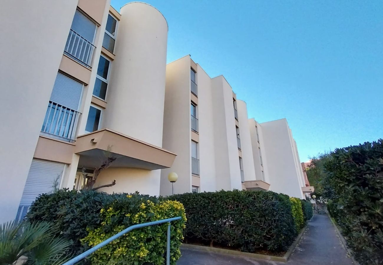 Ferienwohnung in Sète - 213 / T2 AVEC CLIM SÉJOUR, WI-FI ET PARKING