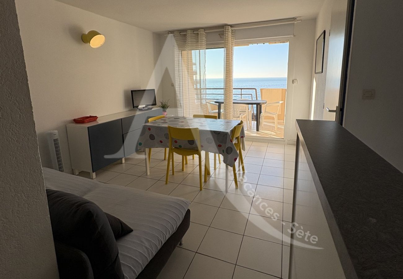 Ferienwohnung in Sète - 222 / T2 AVEC TERRASSE VUE MER ET PISCINE