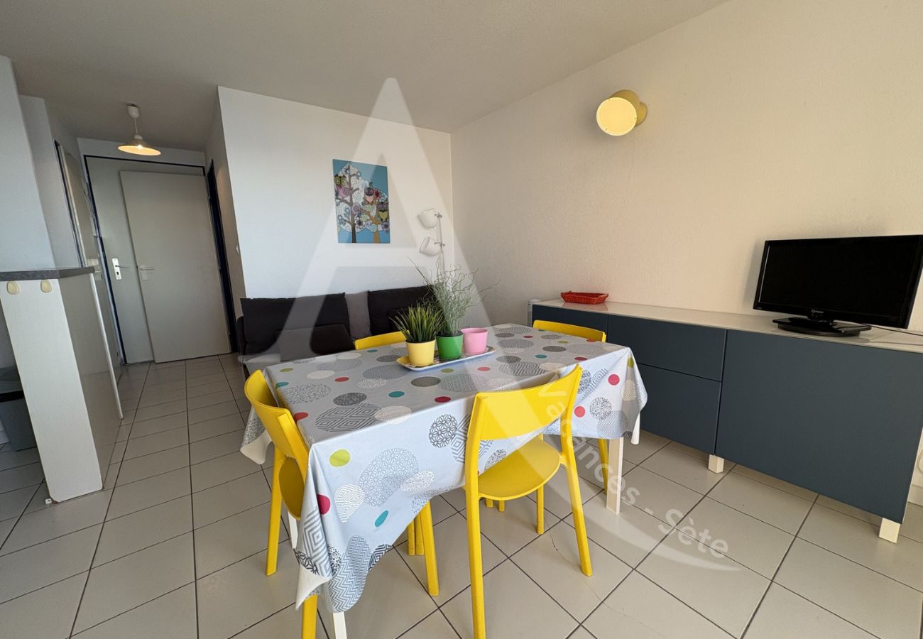 Ferienwohnung in Sète - 222 / T2 AVEC TERRASSE VUE MER ET PISCINE