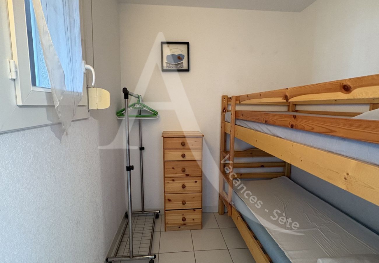 Ferienwohnung in Sète - 222 / T2 AVEC TERRASSE VUE MER ET PISCINE