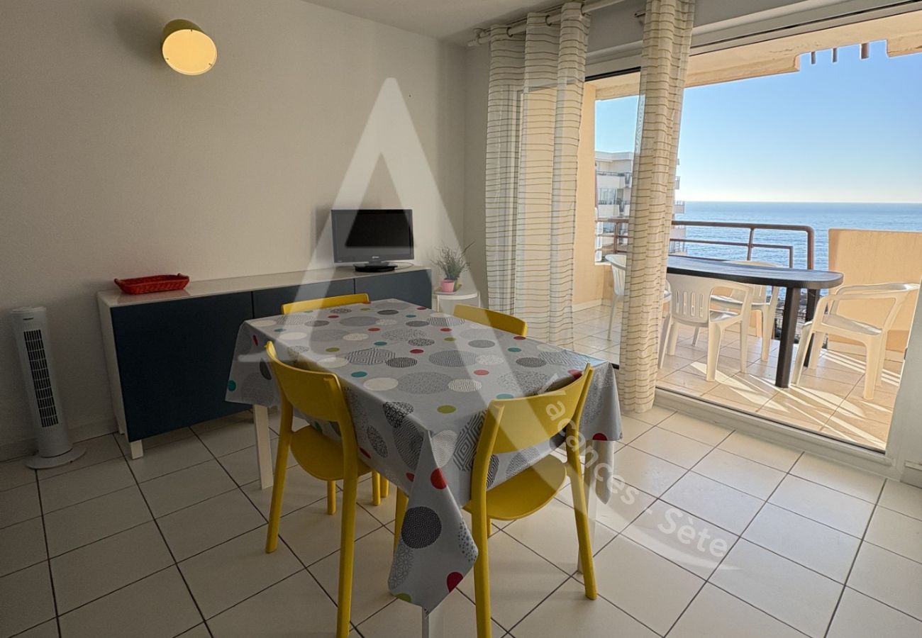 Ferienwohnung in Sète - 222 / T2 AVEC TERRASSE VUE MER ET PISCINE