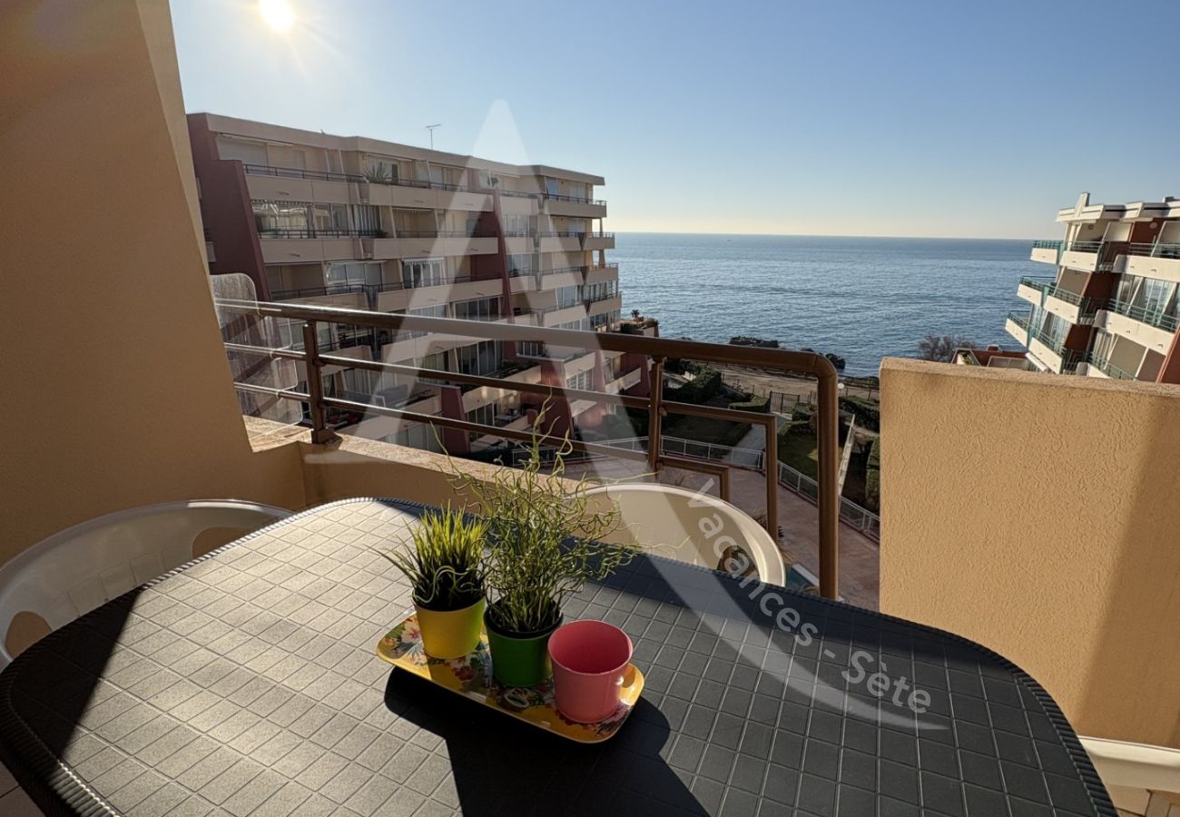 Ferienwohnung in Sète - 222 / T2 AVEC TERRASSE VUE MER ET PISCINE