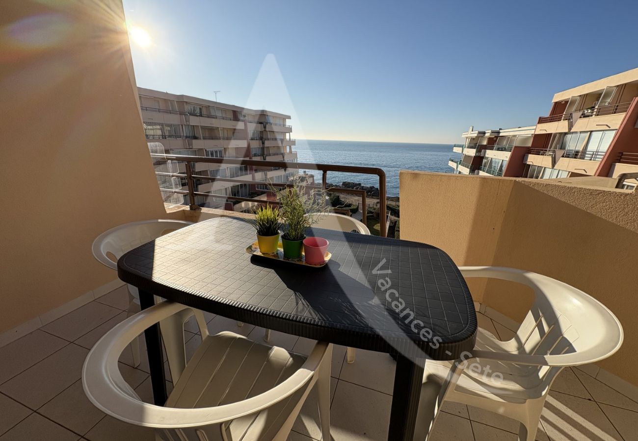 Ferienwohnung in Sète - 222 / T2 AVEC TERRASSE VUE MER ET PISCINE