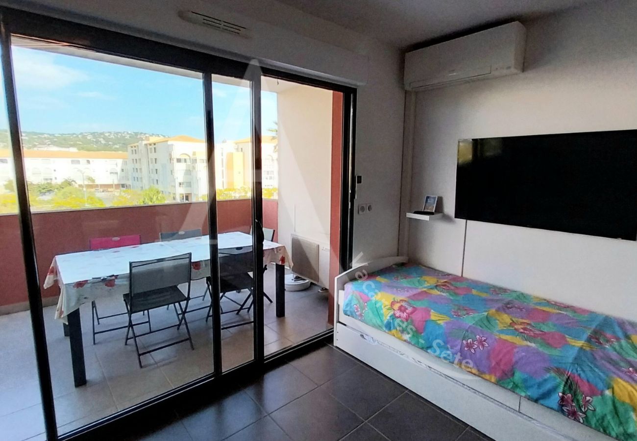 Ferienwohnung in Sète - 302 / T2 AVEC CLIM SÉJOUR, GARAGE ET PISCINE