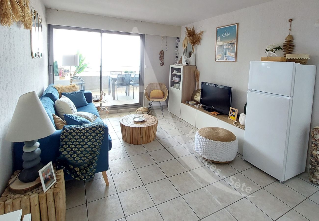 Ferienwohnung in Sète - 355 / T3 VUE MER DEGAGÉE AVEC PISCINE ET GARAGE