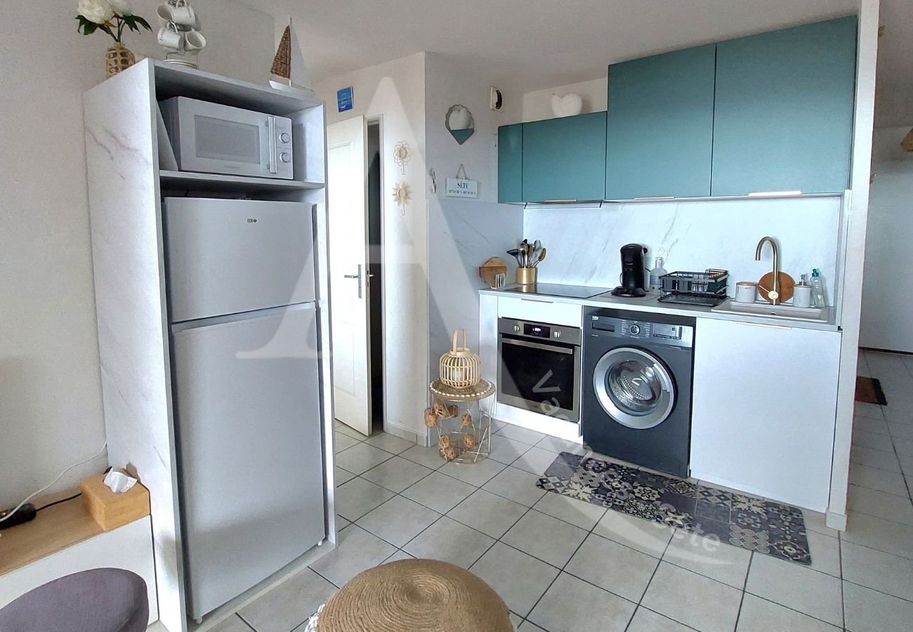 Ferienwohnung in Sète - 355 / T3 VUE MER DEGAGÉE AVEC PISCINE ET GARAGE