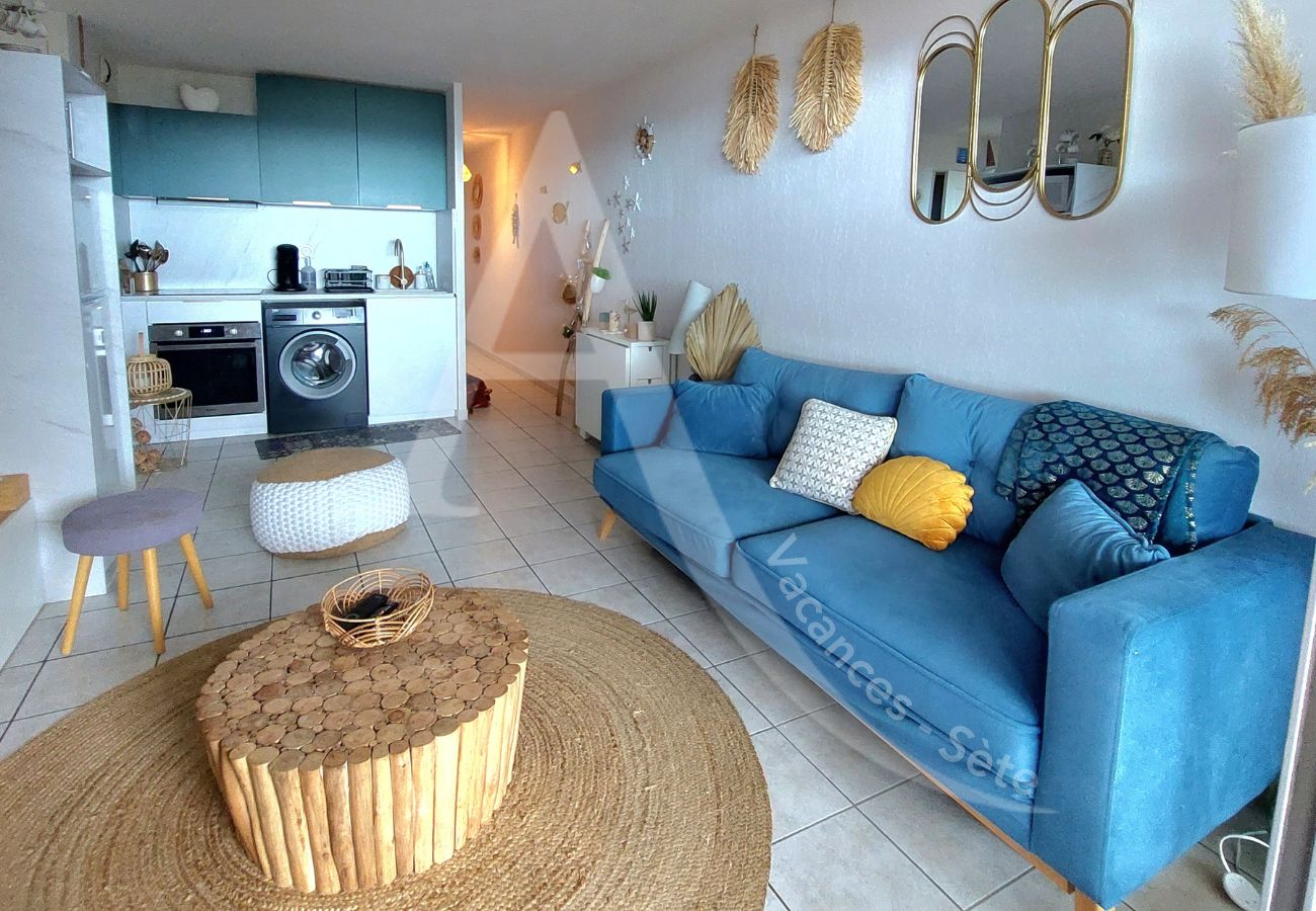 Ferienwohnung in Sète - 355 / T3 VUE MER DEGAGÉE AVEC PISCINE ET GARAGE