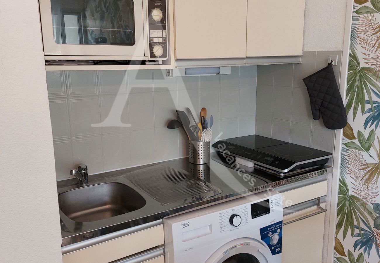 Ferienwohnung in Sète - 113 / T2 QUARTIER QUILLES AVEC GARAGE ET WI-FI