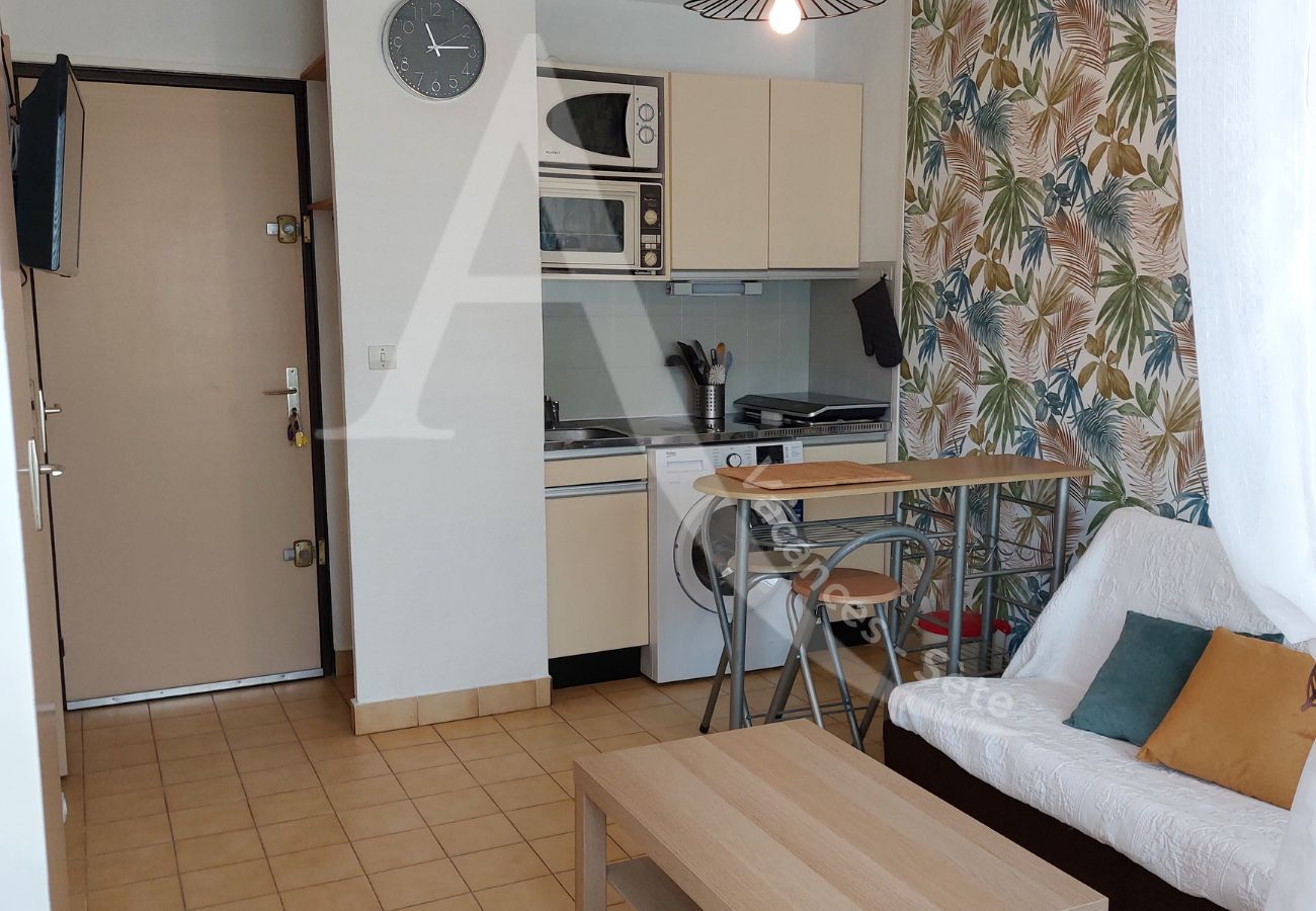 Ferienwohnung in Sète - 113 / T2 QUARTIER QUILLES AVEC GARAGE ET WI-FI