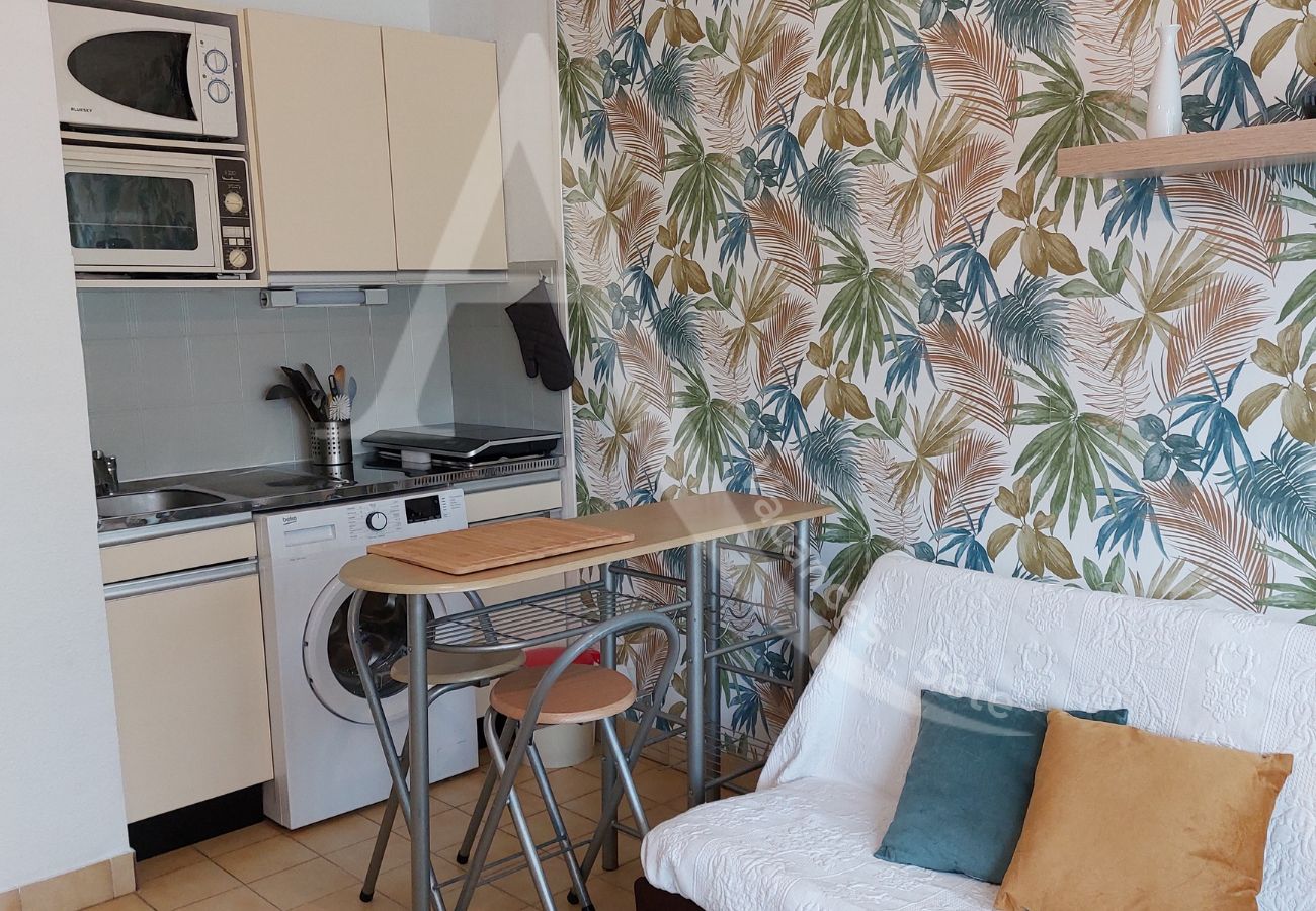 Ferienwohnung in Sète - 113 / T2 QUARTIER QUILLES AVEC GARAGE ET WI-FI