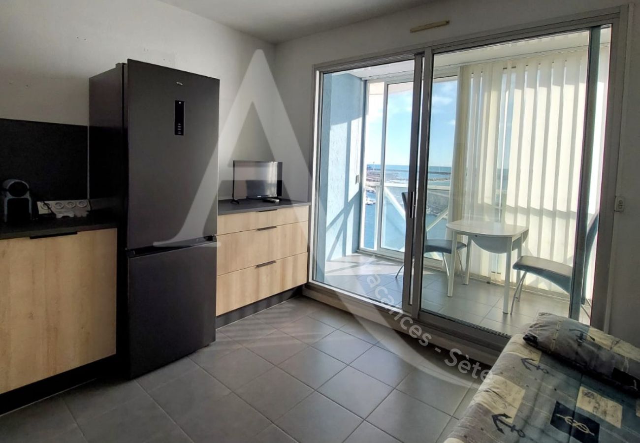 Ferienwohnung in Sète - 025 / T2 AVEC CLIM SALON, PISCINE ET VUE MER