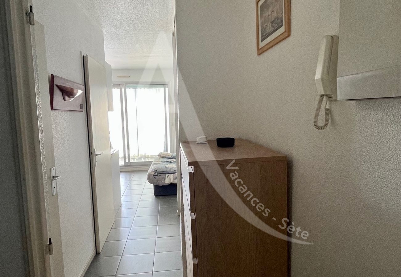 Ferienwohnung in Sète - 025 / T2 AVEC CLIM SALON, PISCINE ET VUE MER