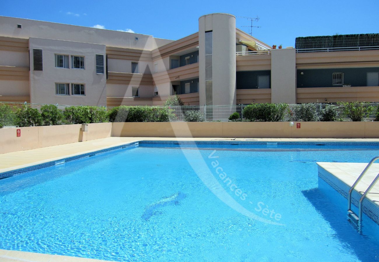 Ferienwohnung in Sète - 025 / T2 AVEC CLIM SALON, PISCINE ET VUE MER