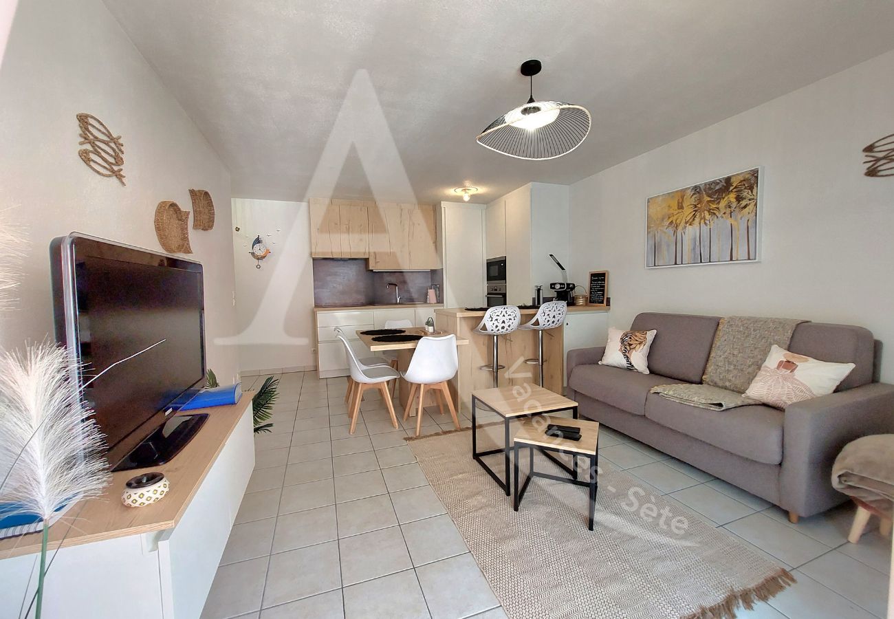 Ferienwohnung in Sète - 214 / T3 CLASSÉ AVEC GARAGE, PISCINE ET WI-FI