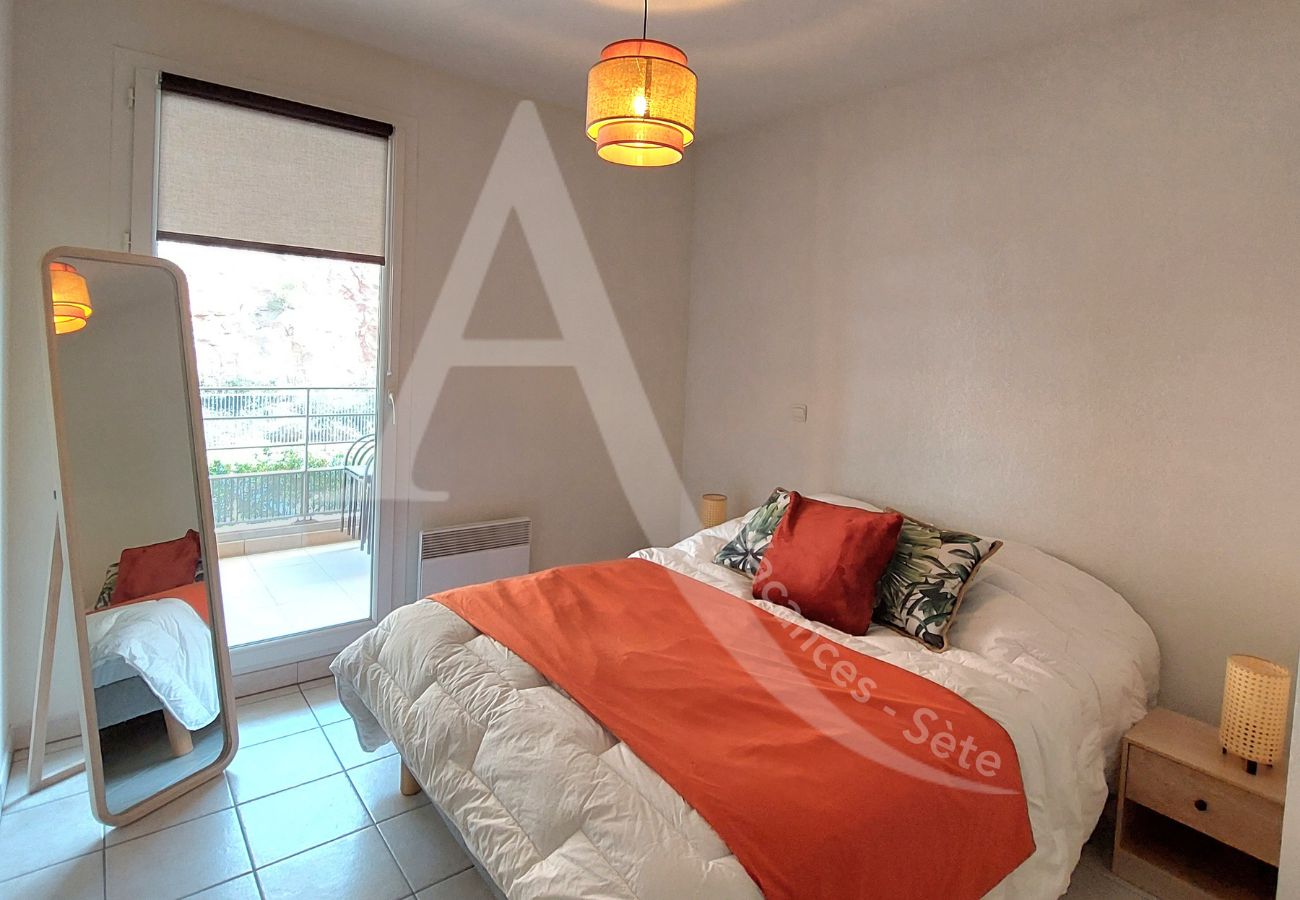 Ferienwohnung in Sète - 214 / T3 CLASSÉ AVEC GARAGE, PISCINE ET WI-FI