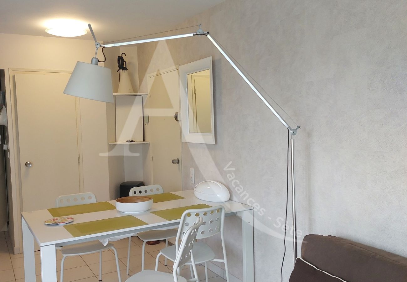 Ferienwohnung in Sète - 098/T2 DUPLEX, 2 TERRASSES, CLIM ET PARKING