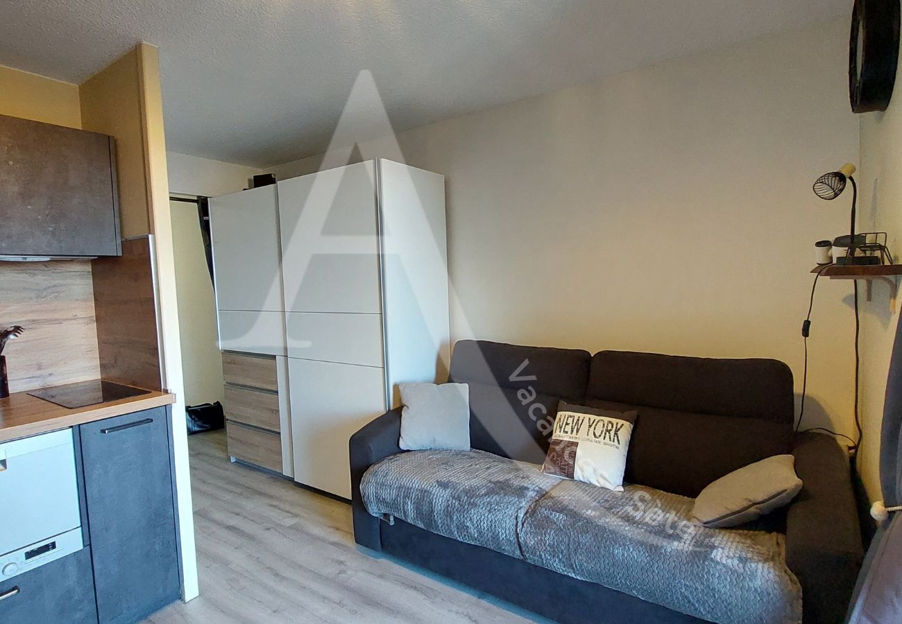 Ferienwohnung in Sète - 432 / T2 AVEC PARKING, PISCINE ET CLIM SÉJOUR