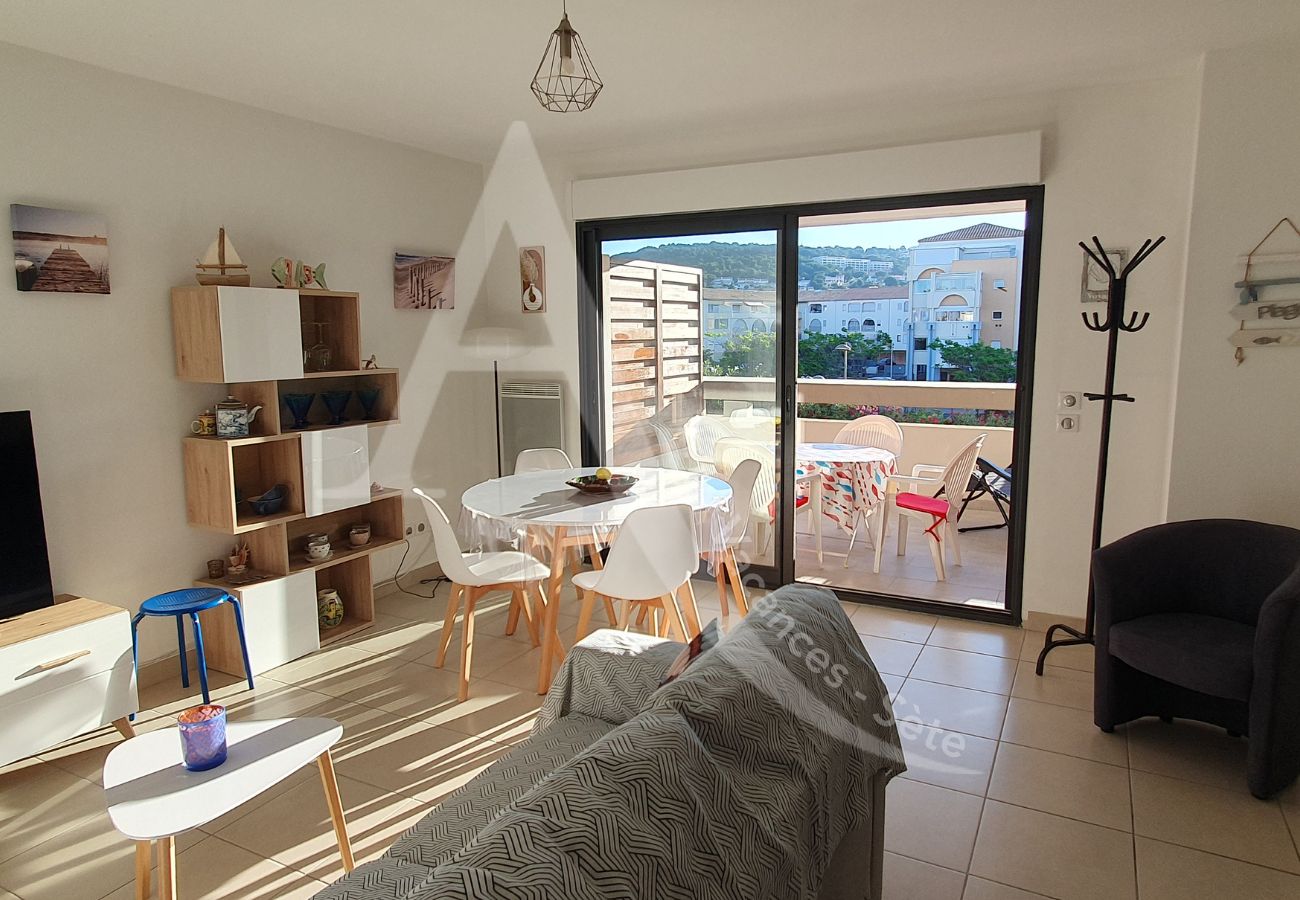 Ferienwohnung in Sète - 048 /T2 MODERNE AVEC PARKING, TERRASSE ET PISCINE