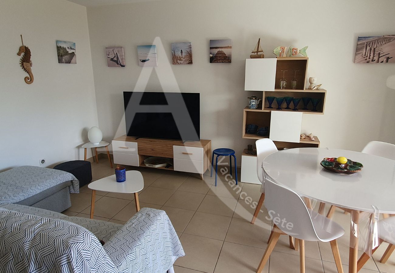 Ferienwohnung in Sète - 048 /T2 MODERNE AVEC PARKING, TERRASSE ET PISCINE