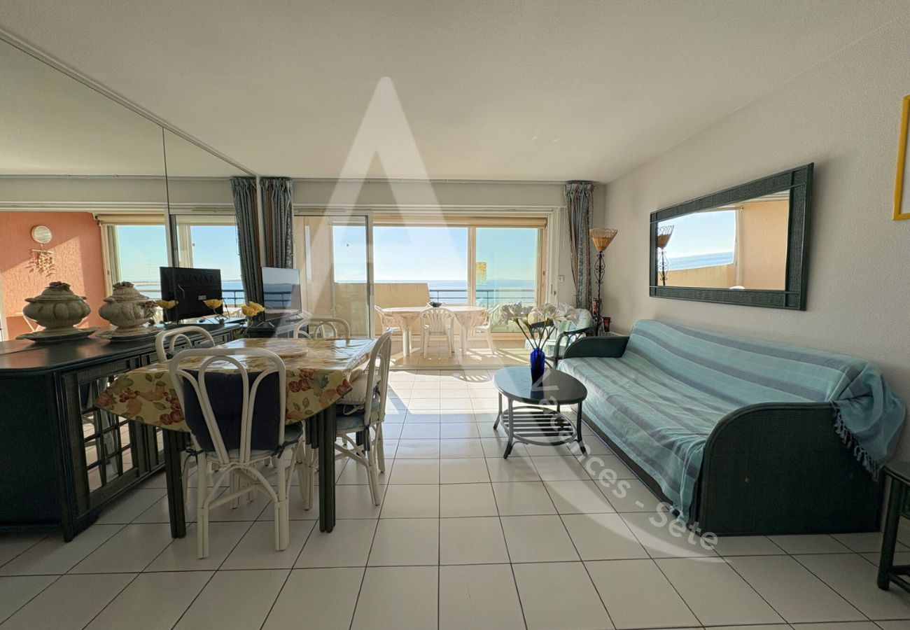 Ferienwohnung in Sète - 120/ T3 VUE MER AVEC GARAGE ET PISCINE