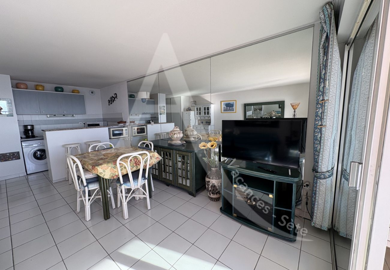 Ferienwohnung in Sète - 120/ T3 VUE MER AVEC GARAGE ET PISCINE