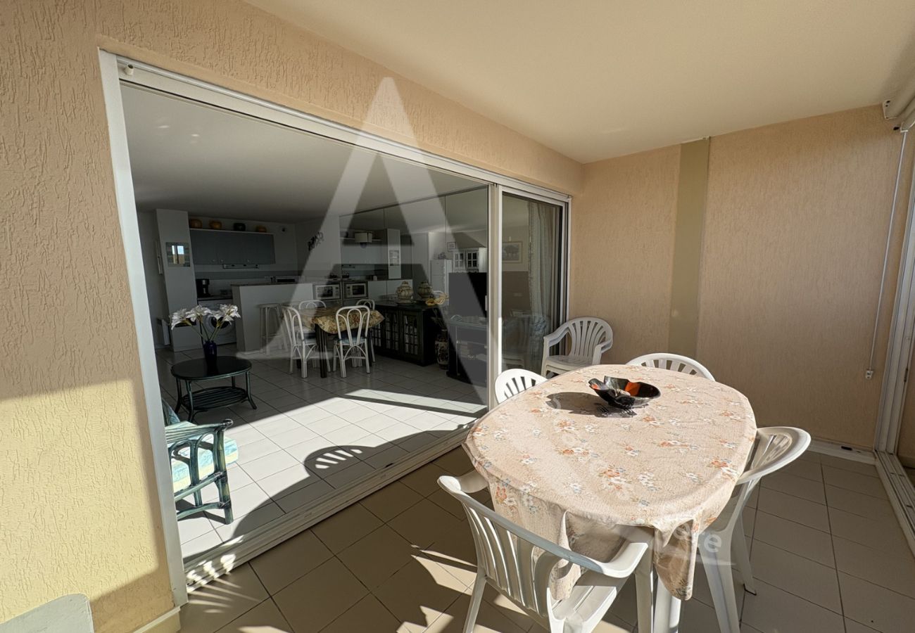 Ferienwohnung in Sète - 120/ T3 VUE MER AVEC GARAGE ET PISCINE