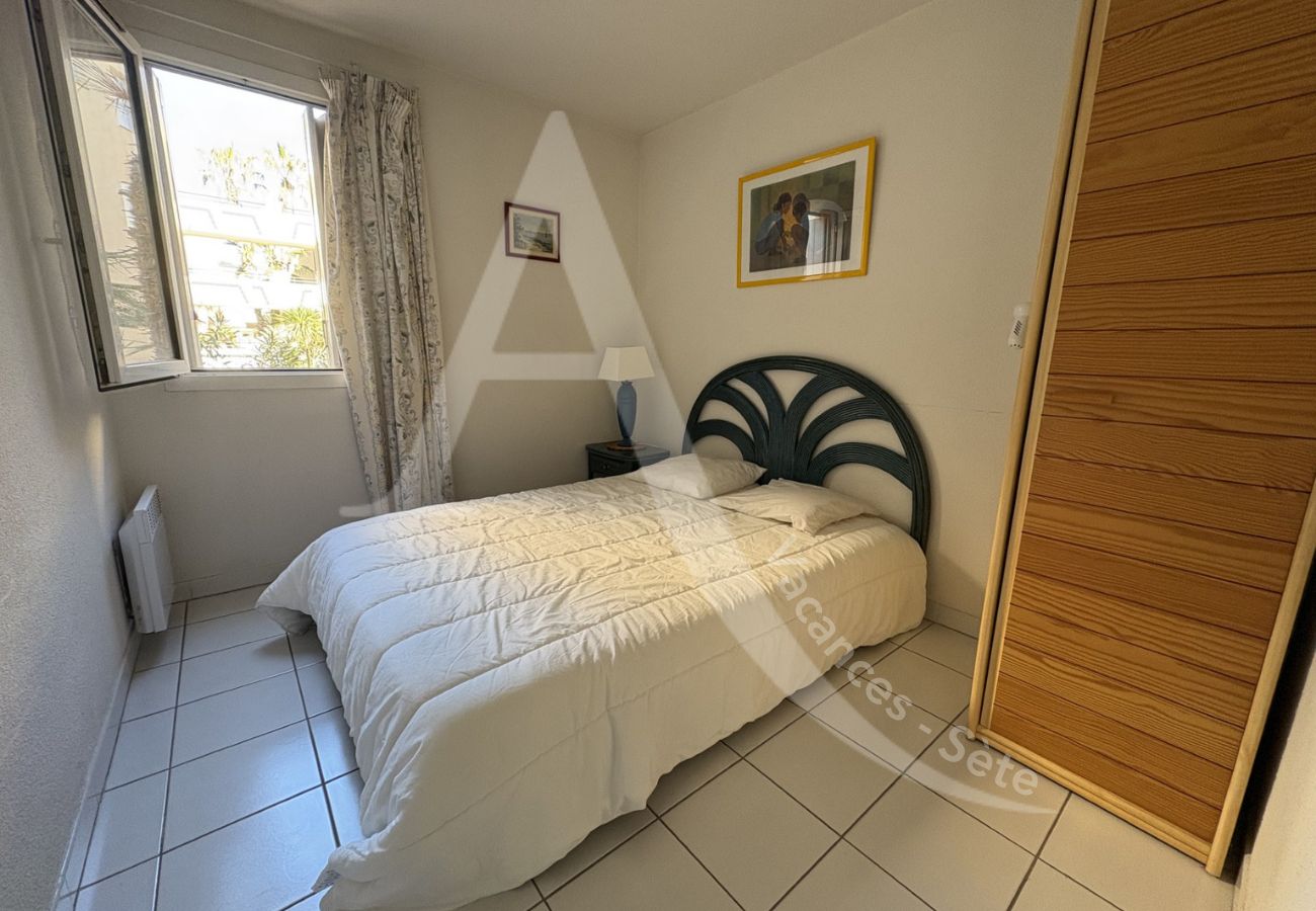 Ferienwohnung in Sète - 120/ T3 VUE MER AVEC GARAGE ET PISCINE