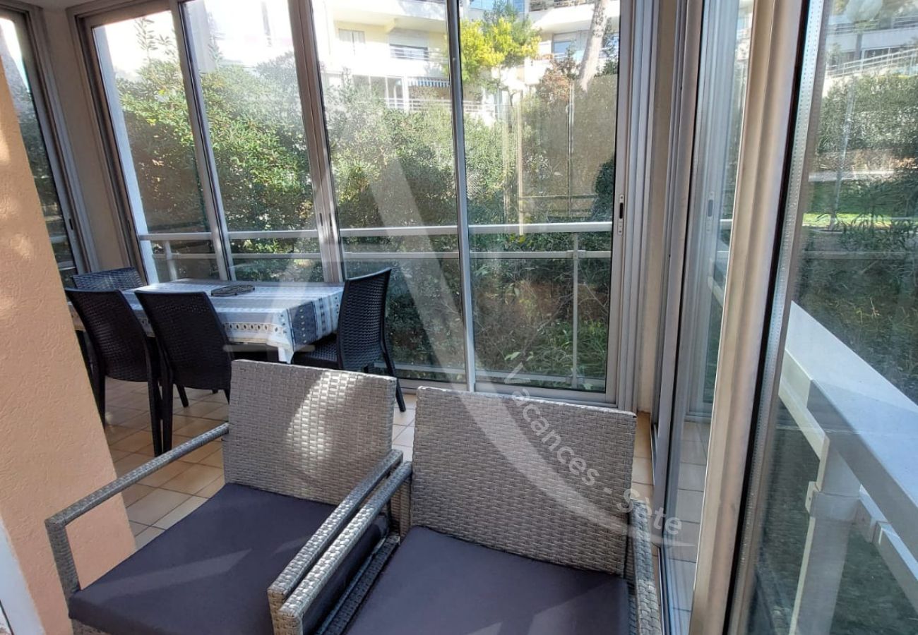 Ferienwohnung in Sète - 212 / T2 MODERNE AVEC PISCINE ET PARKING