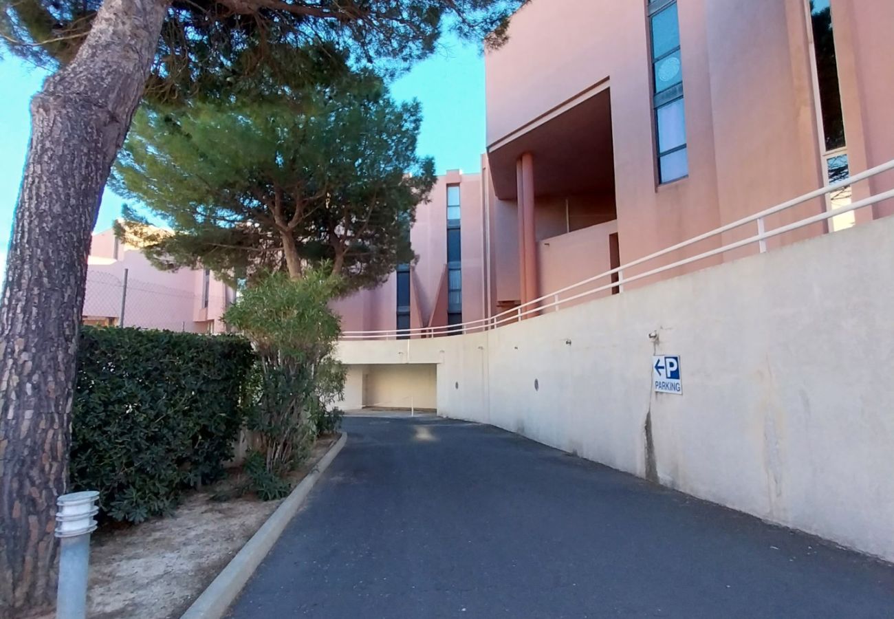 Studio in Sète - 200 / STUDIO AVEC PARKING, WI-FI ET PISCINE