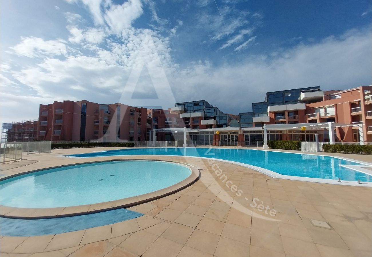 Studio in Sète - 200 / STUDIO AVEC PARKING, WI-FI ET PISCINE