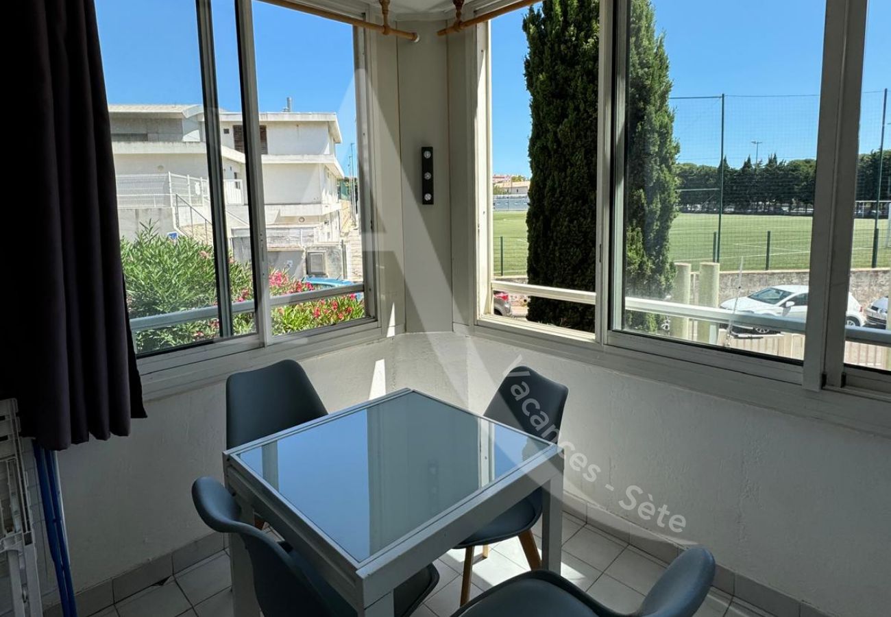 Apartment in Sète - 038 / T2 JOLIE LOGGIA ET ACCÈS COURTS DE TENNIS