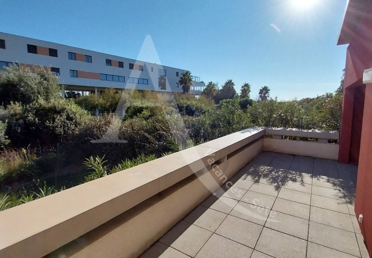 Apartment in Sète - 189 / T4 MODERNE, PISCINE ET PARKING