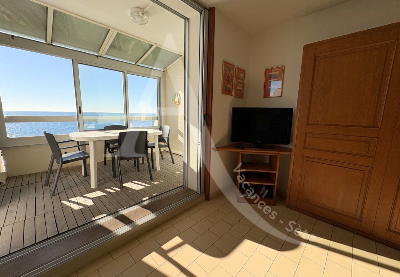 Apartment in Sète - 492 / T2 VUE MER AVEC PARKING ET WI-FI