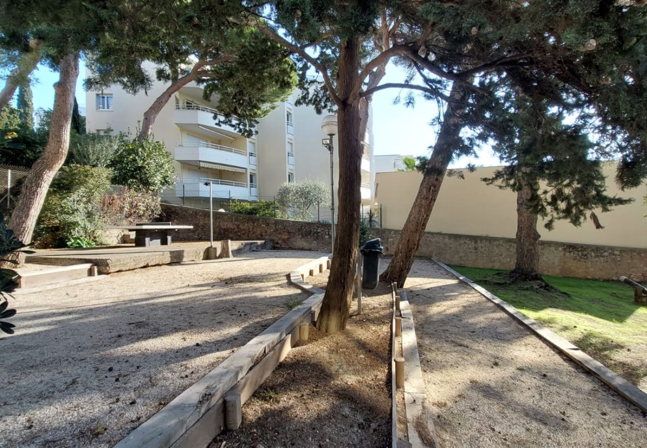 Apartment in Sète - 432 / T2 AVEC PARKING, PISCINE ET CLIM SÉJOUR