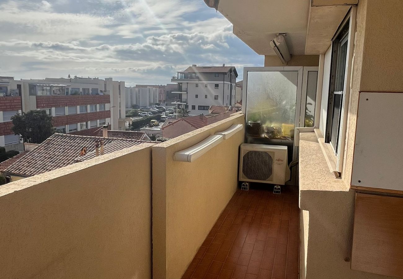 Apartment in Sète - 072