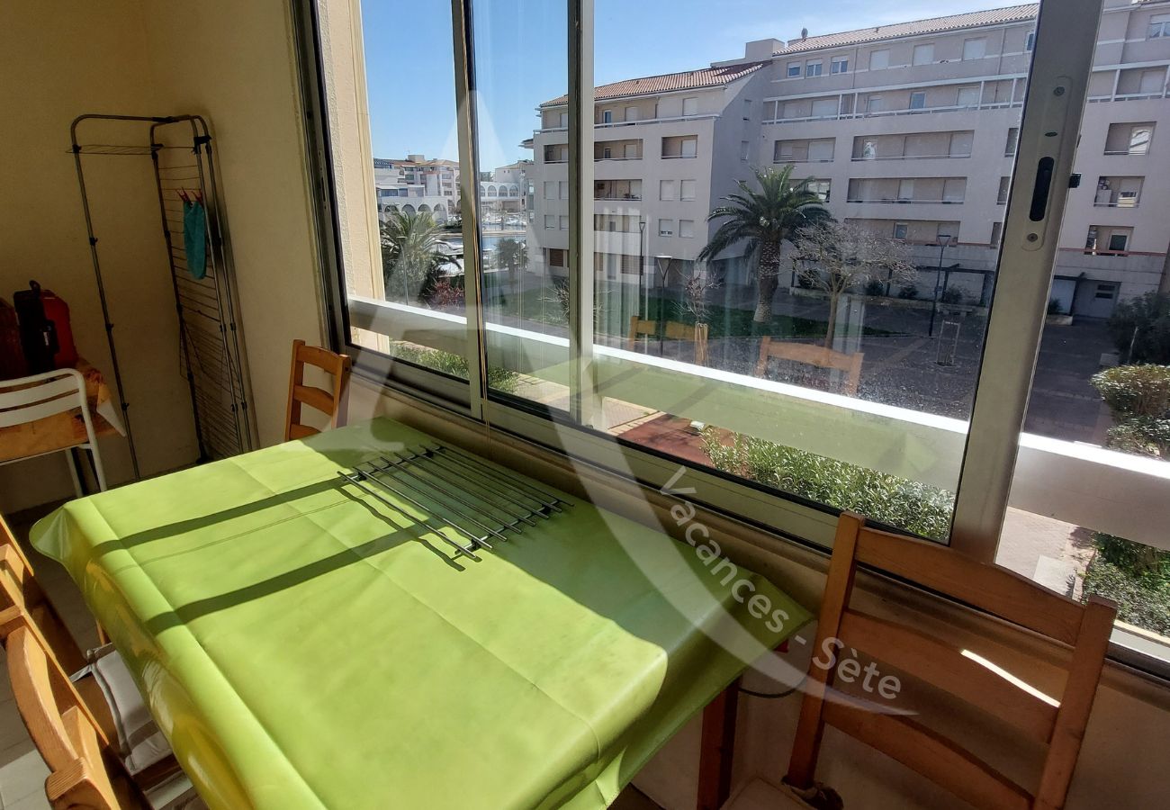 Apartment in Sète - 322 / T3 AVEC PARKING ET WI-FI