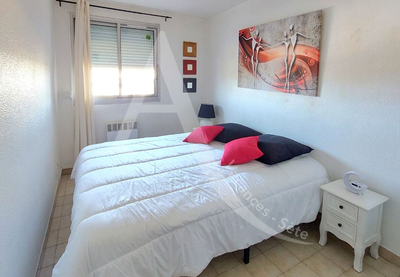 Apartment in Sète - 322 / T3 AVEC PARKING ET WI-FI