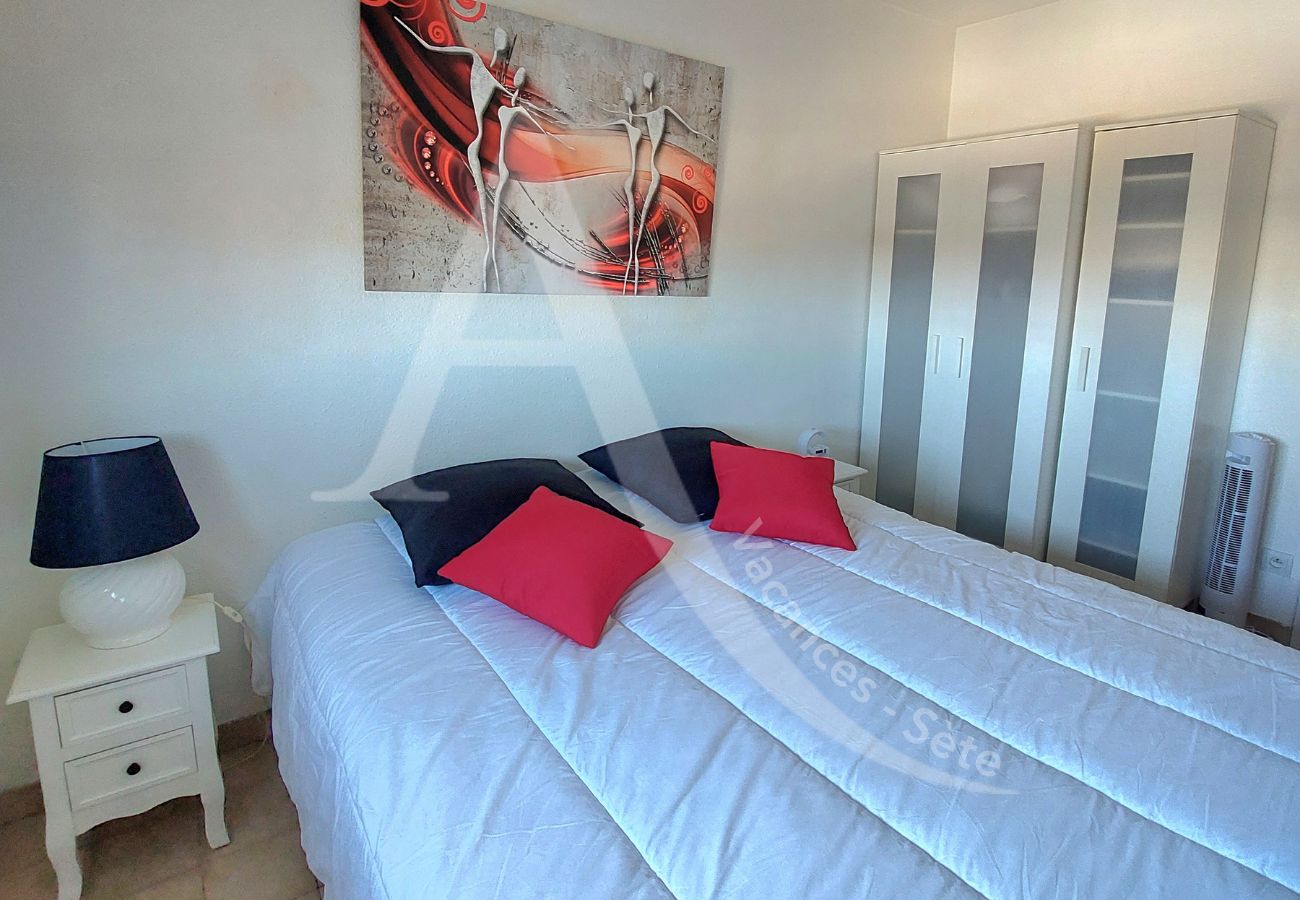 Apartment in Sète - 322 / T3 AVEC PARKING ET WI-FI