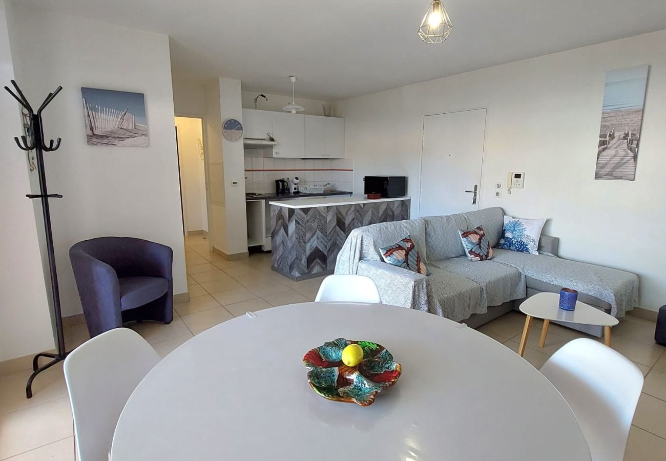 Apartment in Sète - 048