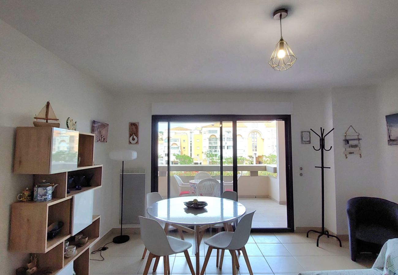 Apartment in Sète - 048