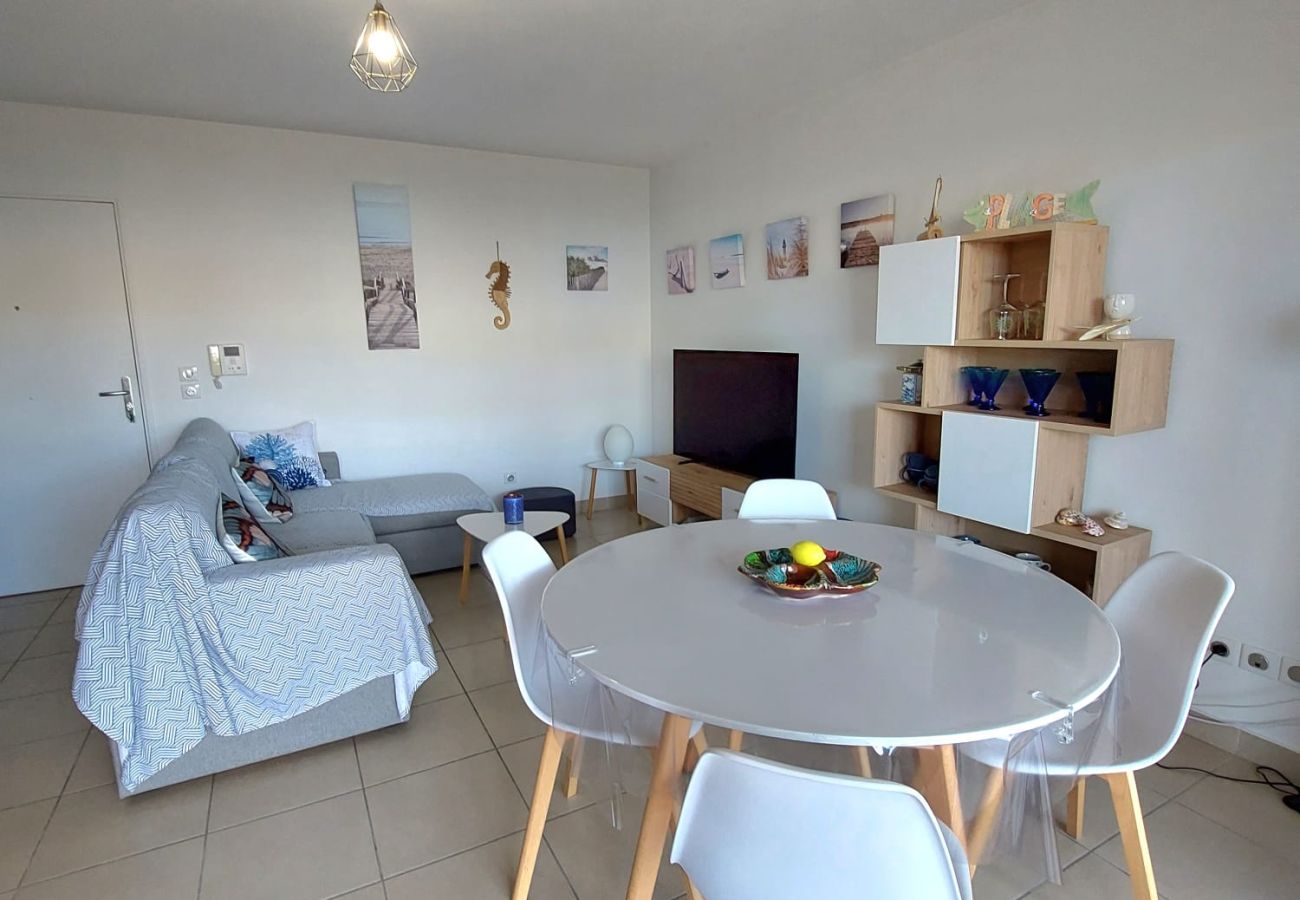 Apartment in Sète - 048